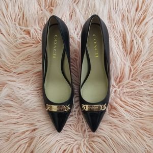 Coach Pumps